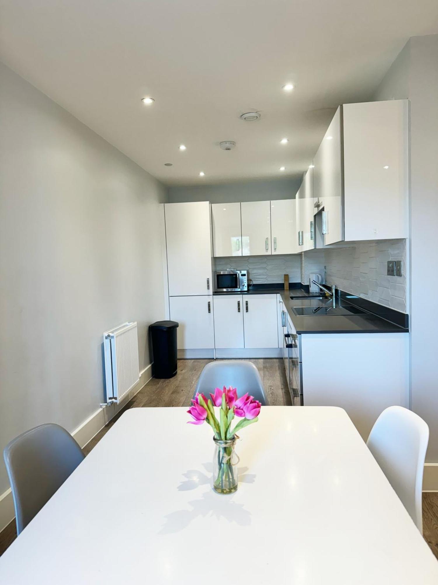 Elegant Plus Luxury Apartments Лондон Екстериор снимка